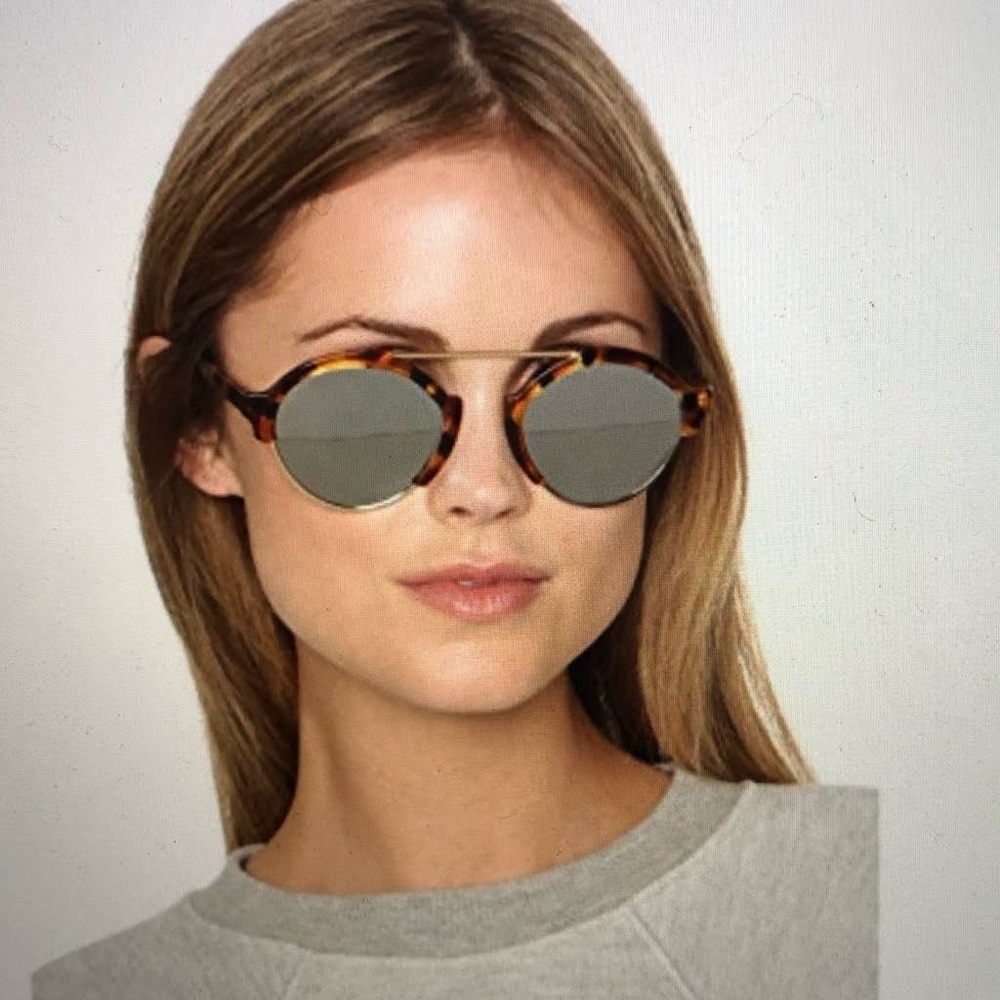 Illesteva Milan III Sunglasses CRACKED frame